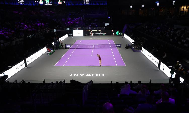 Rybakina y Anisimova avanzan a semis de Masters WTA 2025