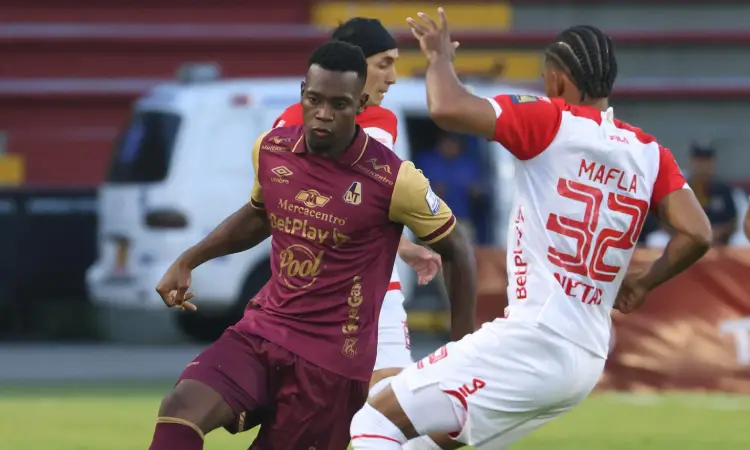 adrian-parra-del-tolima-vs-santa-fe