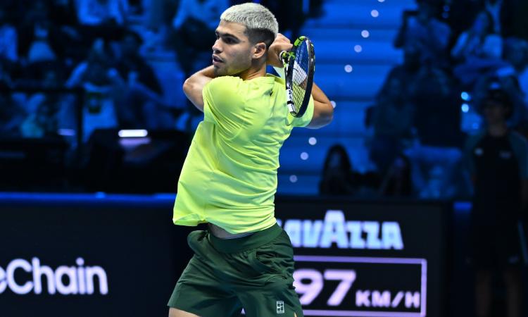 Alcaraz sobrevive ante Fritz en el Torneos de Maestros 2025