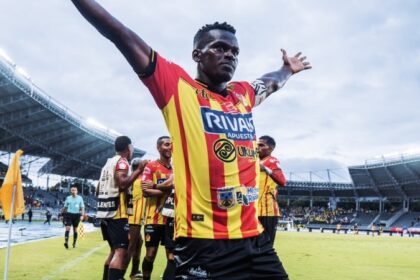 junior - delantero - pereira - carlos darwin quintero