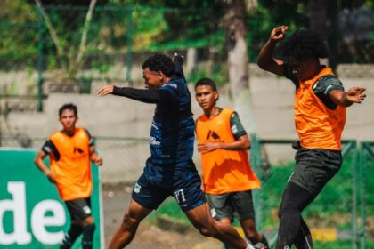 Tres figuras salen del Deportivo Cali y ya buscan equipo para 2026