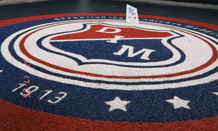 Jugador del DIM se entrenará con el Manchester City