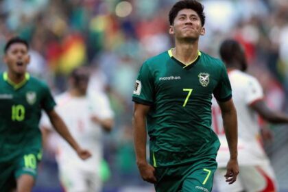 Bolivia gana a Surinam y jugará contra Irak por el pase al Mundial
