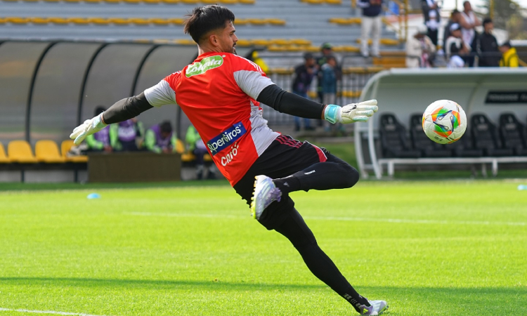 Junior derrotó a Internacional de Bogotá Silveira