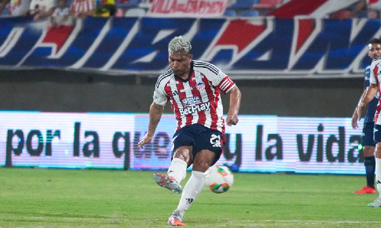 Junior de Barranquilla venció a Fortaleza en el último minuto