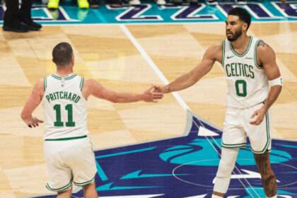Los Celtics se clasifican a los playoffs de la NBA