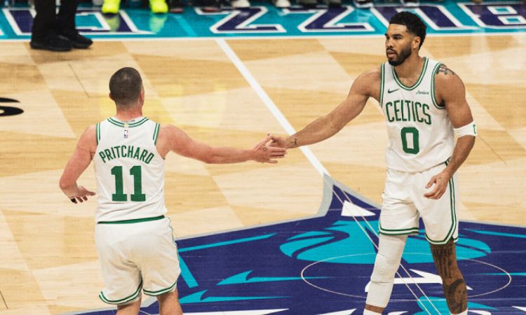 Los Celtics se clasifican a los playoffs de la NBA