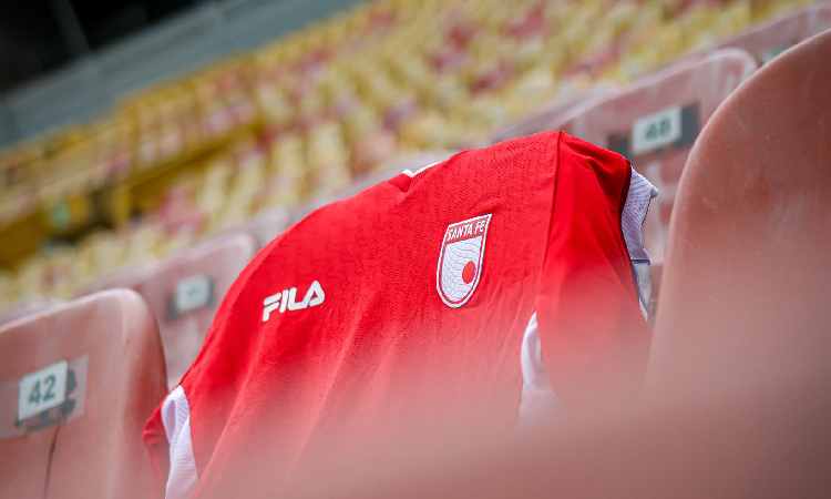 Santa Fe sorprende con dos altas y una baja en la convocatoria