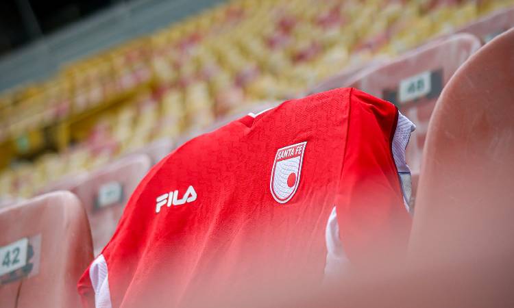 Santa Fe sorprendió con convocatoria ante el DIM y baja sensible