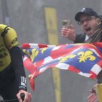 Vingegaard gana una etapa caótica en París-Niza y es líder