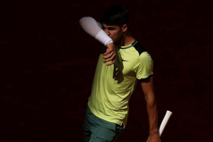 Alcaraz renuncia a Madrid por sus problemas en la muñeca
