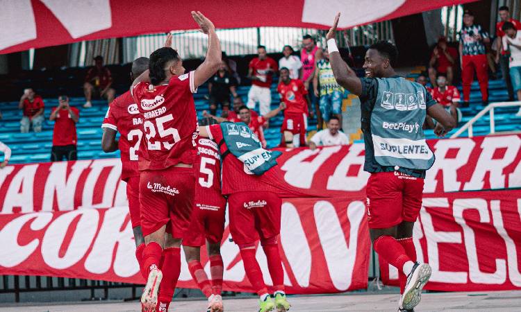 América de Cali sorprende con regresos y tres bajas ante Cúcuta