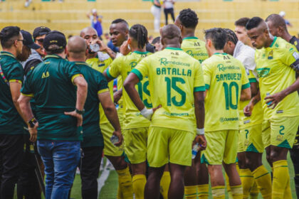 Bucaramanga dejó escapar el triunfo ante Jaguares y sentencia su eliminación