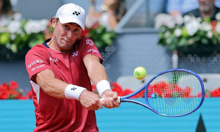 El campeón Casper Ruud se estrena con victoria en Madrid 2026
