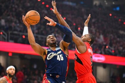 Los Cavs vuelven a ganarle a Toronto en los playoffs