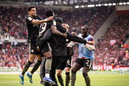 Con Luis Díaz de titular, Bayern Múnich le remonta a Friburgo