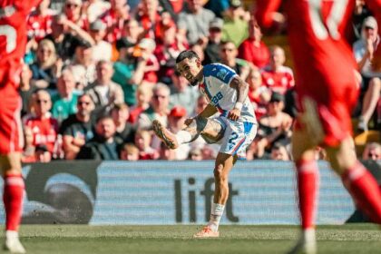 Daniel Muñoz desató furia en Liverpool con polémico gol