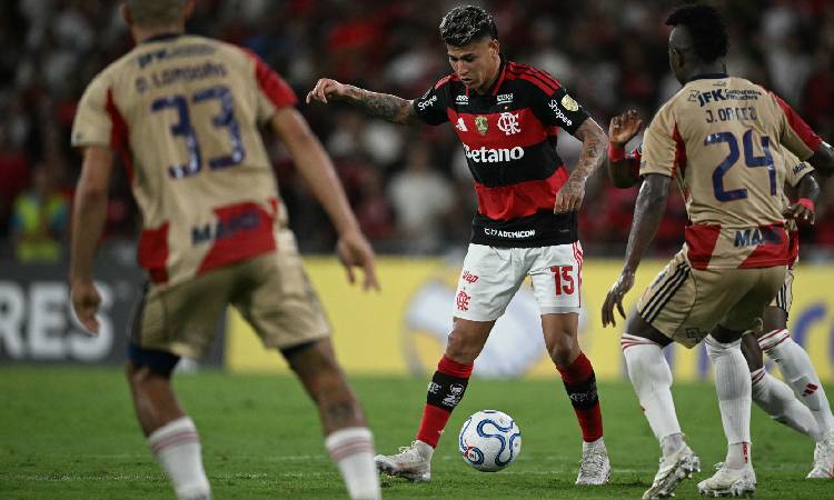 Flamengo goleó a DIM y lidera el Grupo A de la Libertadores 2026