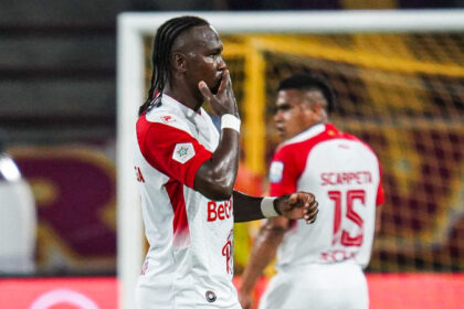 Hugo Rodallega responde si Santa Fe debe enfocarse en la Copa Libertadores o salvar la Liga BetPlay