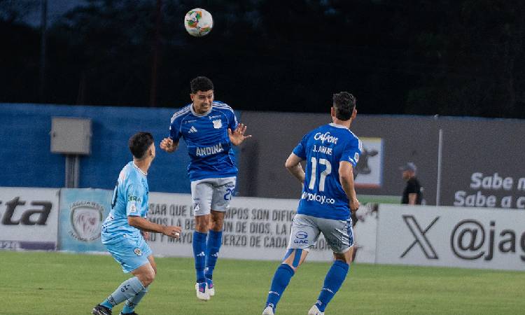 Jaguares de Córdoba venció a Millonarios y lo complicó en la tabla