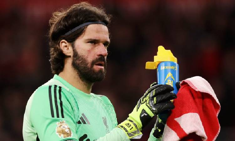 El portero del Liverpool Alisson se perderá los partidos ante el PSG