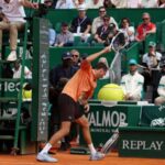 Montecarlo: Berrettini humilló a Medvedev y enfrentará a Fonseca