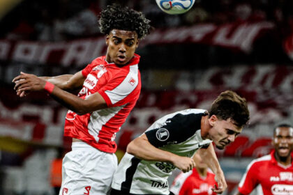 Santa Fe no inquietó a Corinthians y se trajo una derrota de Brasil