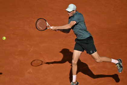 Sinner remonta ante Bonzi en su arranque en Madrid