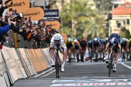 Tadej Pogacar gana en solitario su tercer Tour de Flandes 2026