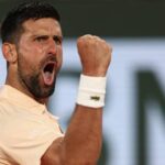 Djokovic cede un set pero avanza en su estreno en Roland Garros