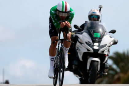 Ganna se impone en el crono de la 10ª etapa del Giro, Vingegaard 13º