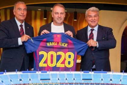 Hansi Flick renueva como entrenador del Barcelona hasta 2028