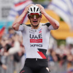 Igor Arrieta gana la quinta etapa del Giro en un loco final