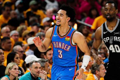 Oklahoma ganó a San Antonio y tomó ventaja en la final del Oeste