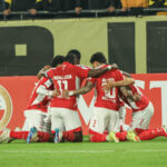 Santa Fe derrota a Peñarol, pero clasifica a Copa Sudamericana