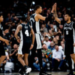 Wembanyama pone a Spurs a un paso de final del Oeste